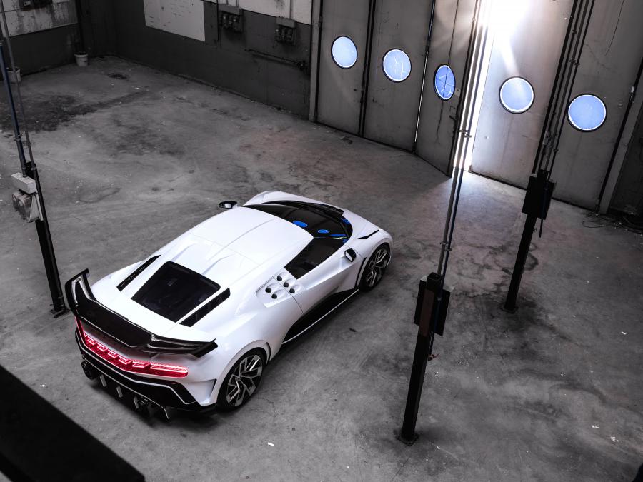  Bugatti Centodieci 2019 года  (фото 5 из 48)